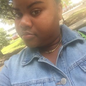 Meet your Posher, Michelle  alexis malingshu